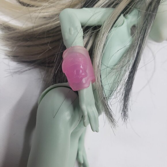 Monster High Frankie Stein Doll 2016 Mattel Fashion Doll Only - Picture 11 of 11